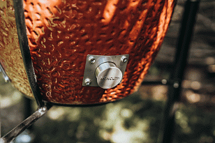 керамический гриль monolith junior red 2.0 на ножках для приготовления пищи Керамический гриль Monolith Junior Red 2.0 на ножках