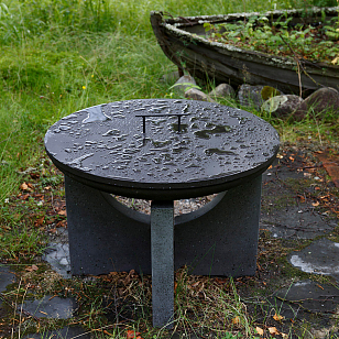 Чаша для костра из чугуна на высоком основании Concretika Iron S80