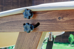 Качели трёхместные Lite Lyon с песочными подушками для дачи Качели трёхместные Lite Lyon с песочными подушками, садовая мебель