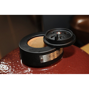 керамический гриль monolith le chef pro 2.0 red на ножках для приготовления пищи Керамический гриль Monolith Le Chef PRO 2.0 Red на ножках