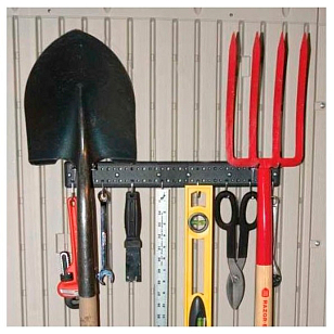 Кронштейн-рейка с крючками Lifetime для сарая WoodLook (2 шт.) для сада и загородного дома Кронштейн-рейка с крючками Lifetime для сарая WoodLook (2 шт.), уличное оборудование