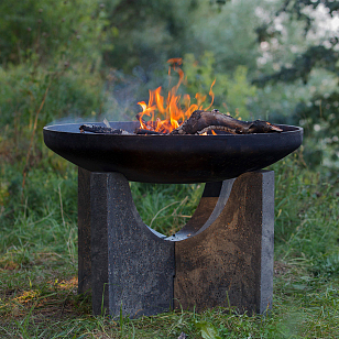 Чаша для костра из чугуна на высоком основании Concretika Iron S80